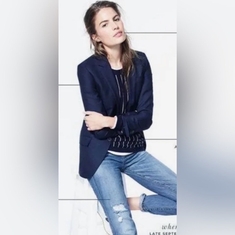 Women’s The Gap the academy blazer . Size 6